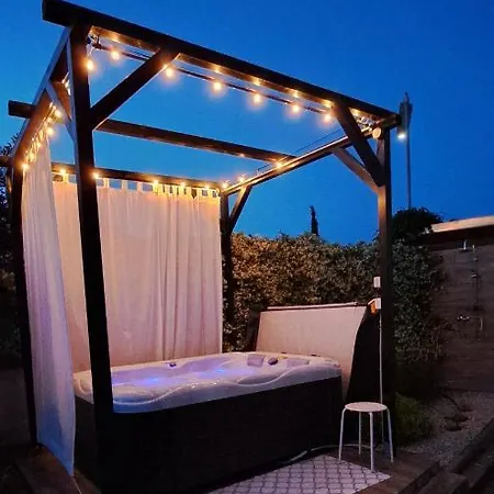 Ulika Holiday home *