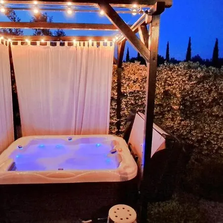 Ulika L Private Olive Grov, Pets & Jacuzzi For Two * Fažana