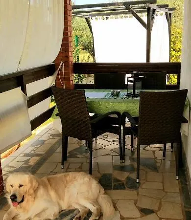 Ulika L Private Olive Grov, Pets & Jacuzzi For Two *